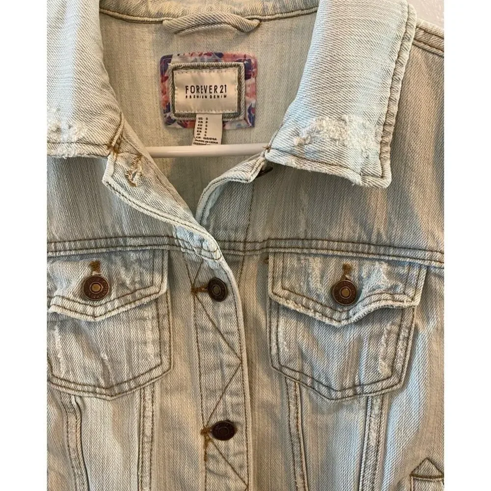 FOREVER 21 Sm Boho Distressed Light Wash Blue Cropped Denim Y2K‎ Festival Jacket